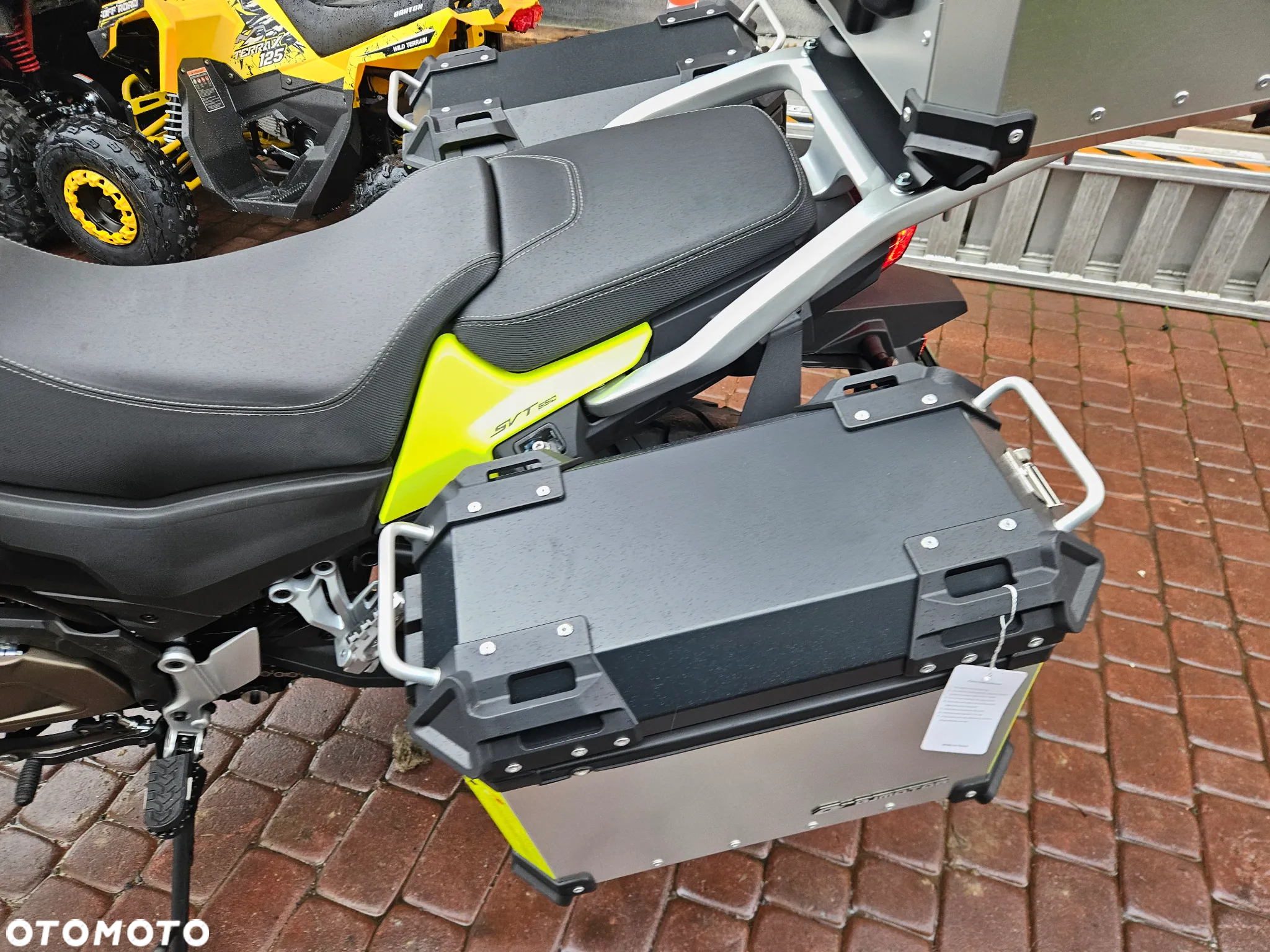 QJMOTOR SVT 650 - 17