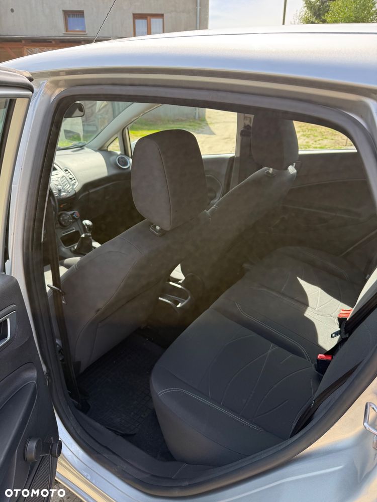 Ford Fiesta - 12