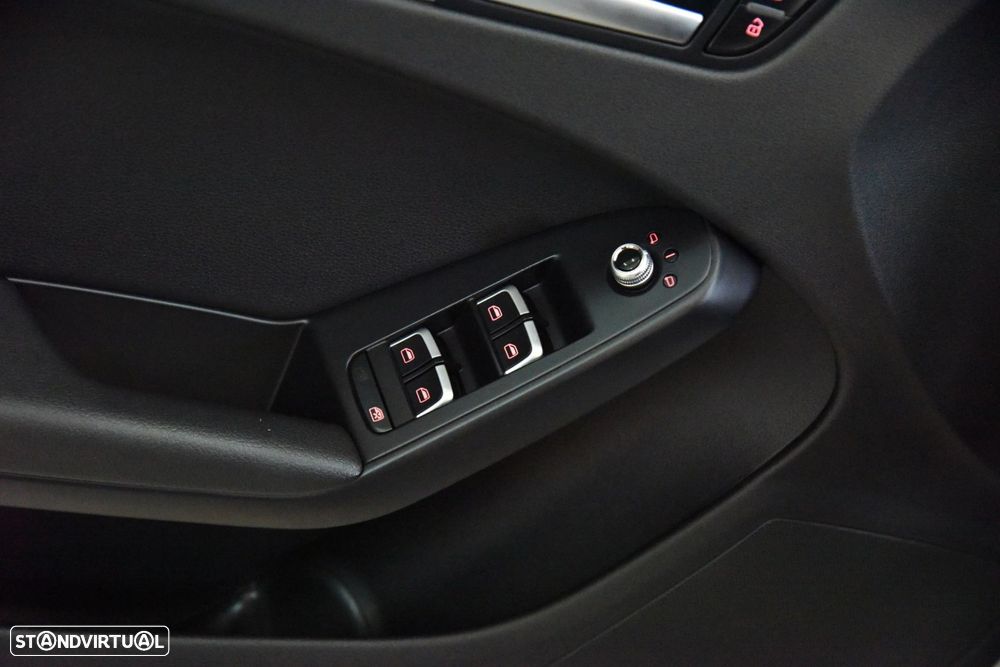 Audi A4 Avant 2.0 TDI Multitronic Business Line - 25