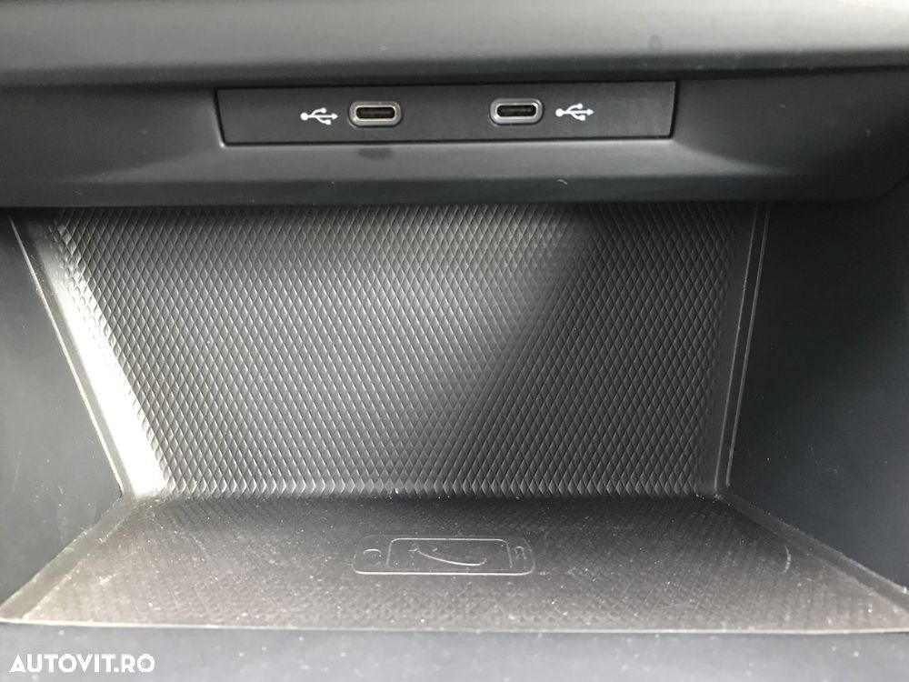 Volkswagen Golf 1.5 TSI ACT Life - 27