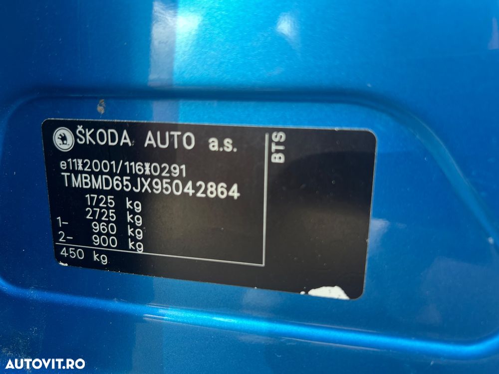 Skoda Roomster 1.6 Comfort Aut - 15