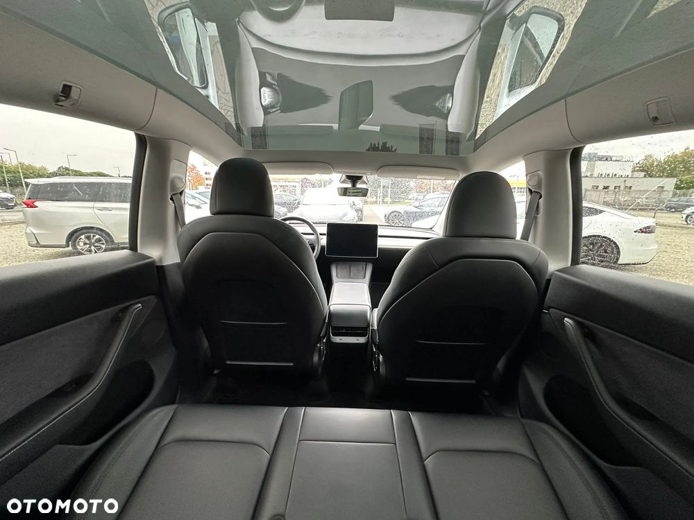 Tesla Y Model Long Range Dual Motor AWD - 23