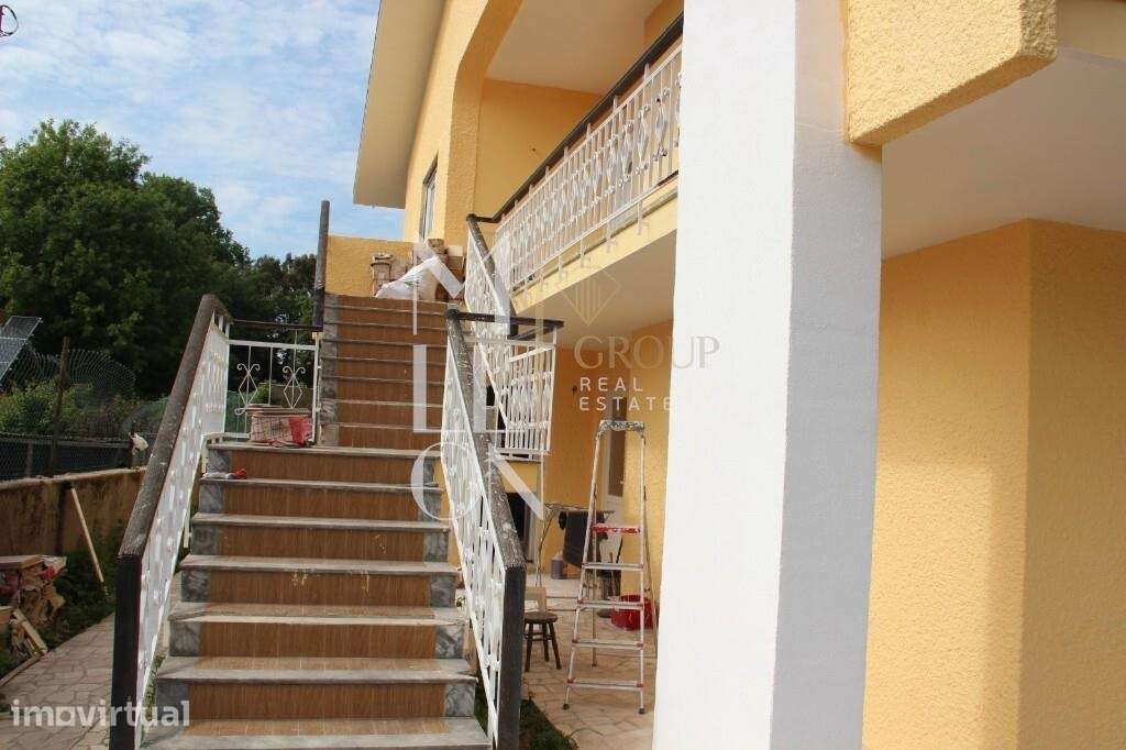 Moradia bi-familiar em remodelação - Santa Maria de Lamas - Grande imagem: 3/16
