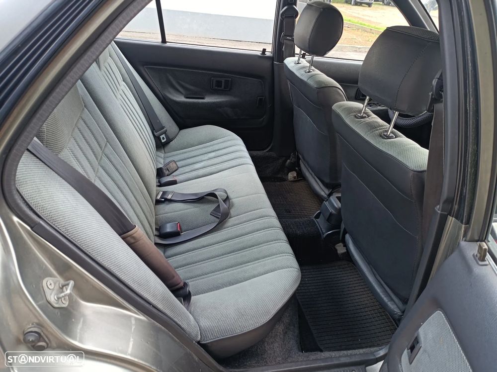 Toyota Corolla Sedan 1.3 - 7