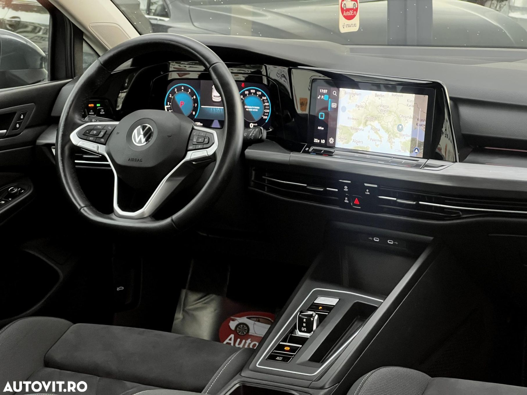 Volkswagen Golf - 8