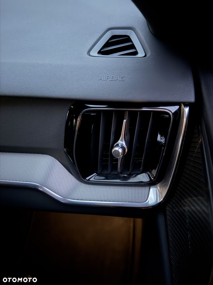 Volvo S60 T8 Recharge AWD Plus Dark - 8