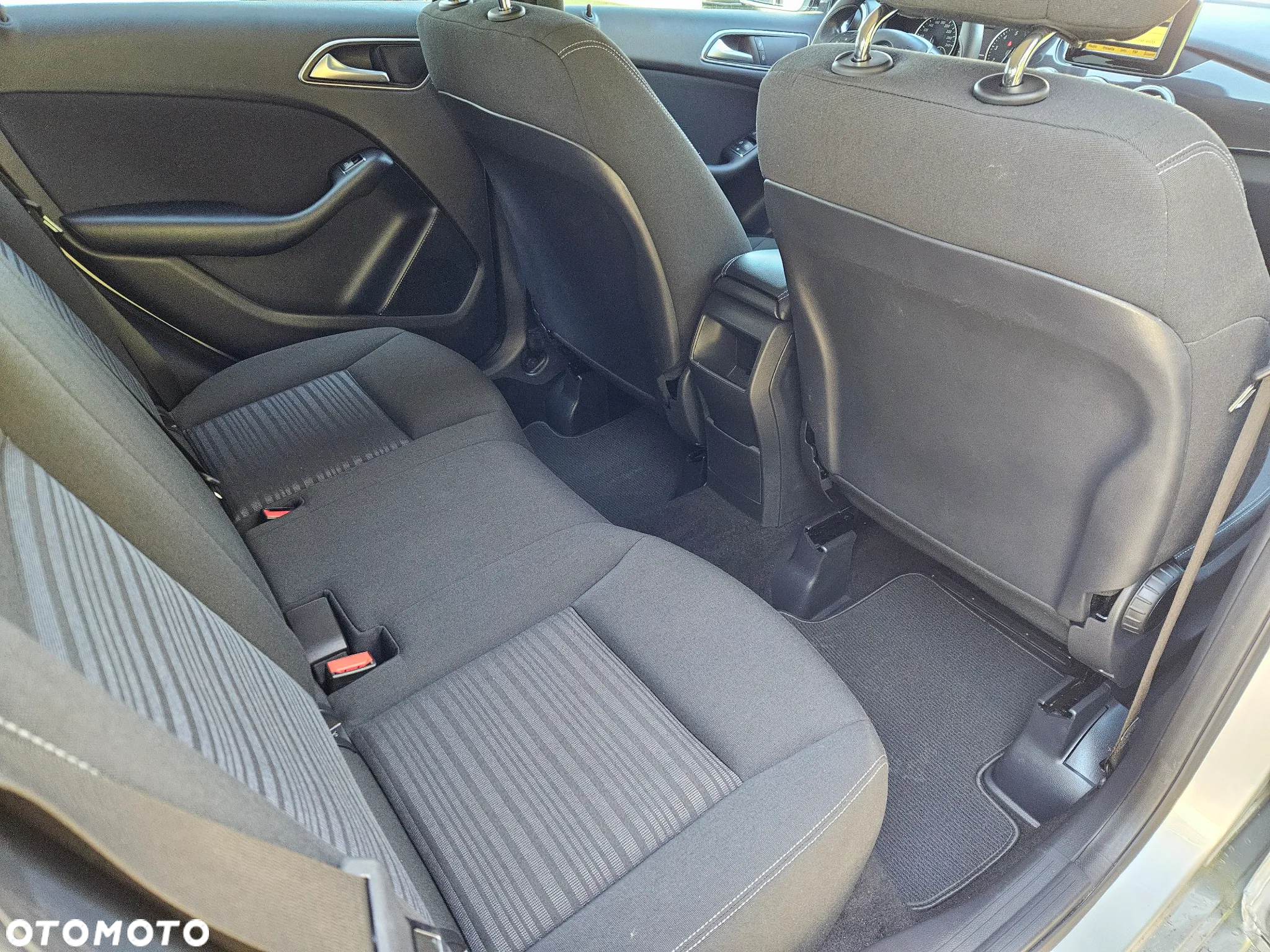 Mercedes-Benz Klasa B 180 (BlueEFFICIENCY) - 16