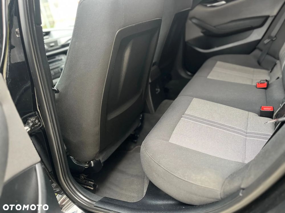 BMW X1 sDrive18d - 10