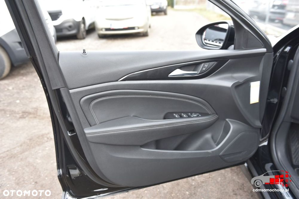 Opel Insignia - 18