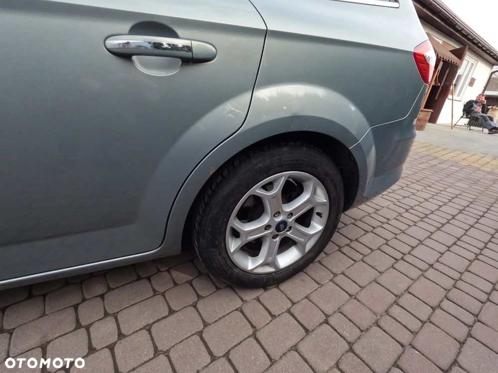 Ford Mondeo 2.0 TDCi Ghia - 10