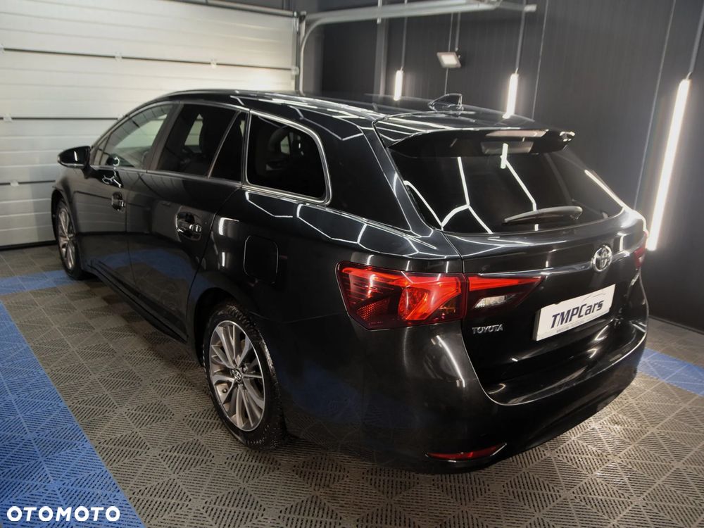 Toyota Avensis 2.0 D-4D Premium - 31