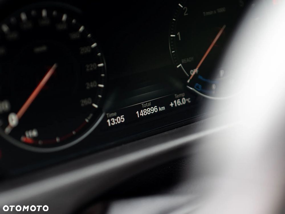BMW 3GT 330i xDrive M Sport - 18