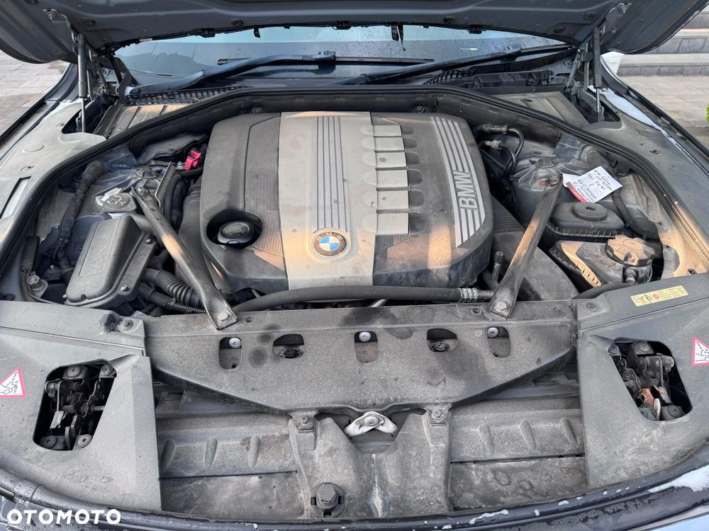 BMW Seria 7 730d L - 32