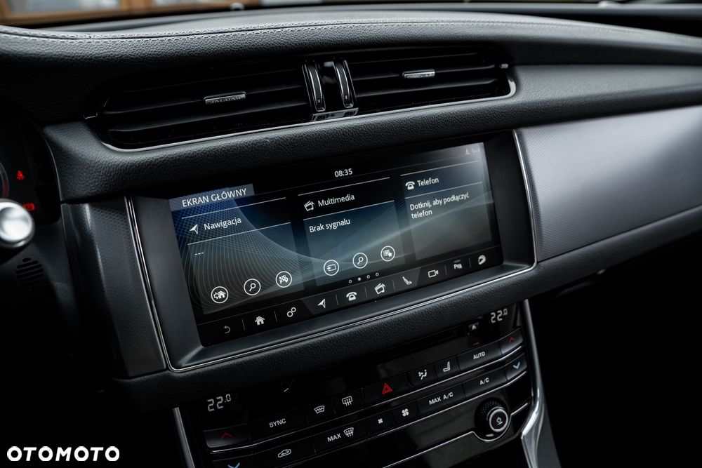 Jaguar XF 35t R-Sport - 33