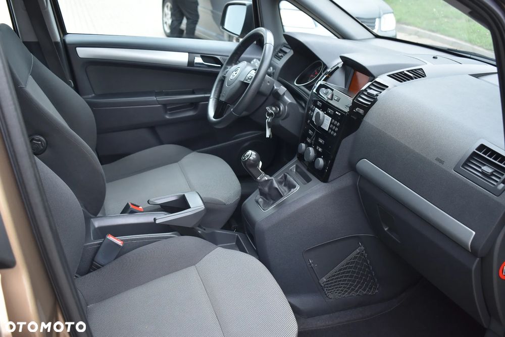 Opel Zafira - 37