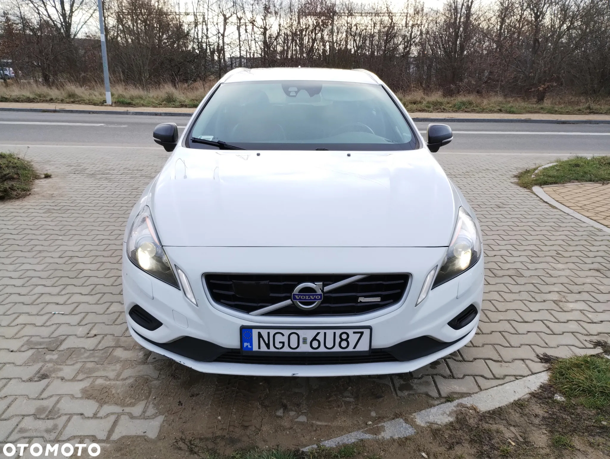 Volvo V60 T6 AWD R-Design - 3