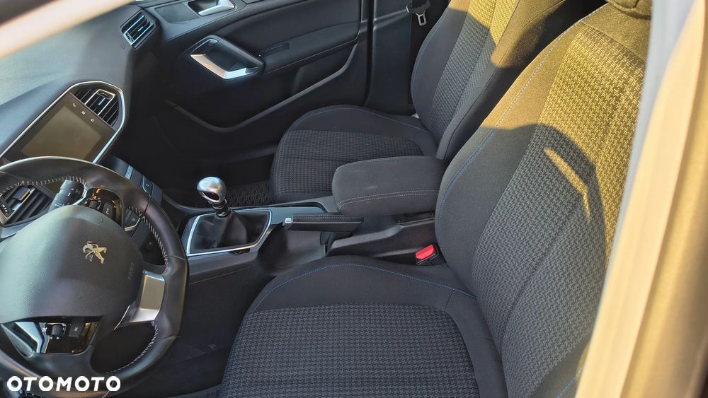 Peugeot 308 PureTech 110 Stop & Start Style - 8