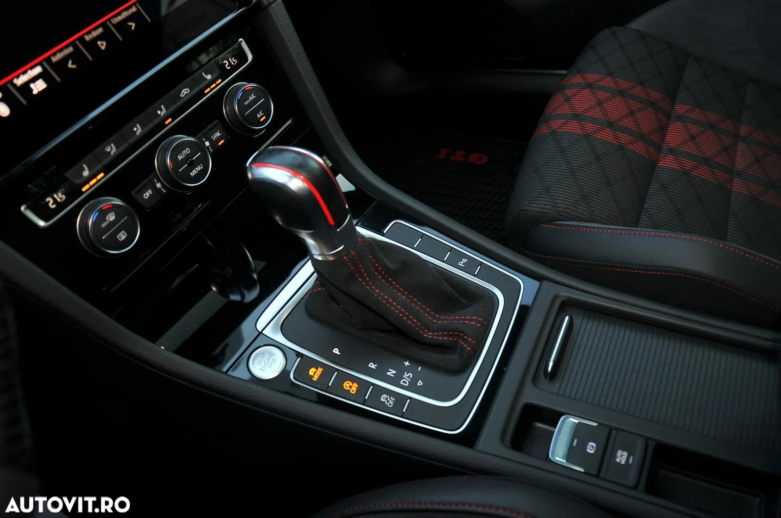 Volkswagen Golf 2.0 TSI DSG GTI Performance - 27