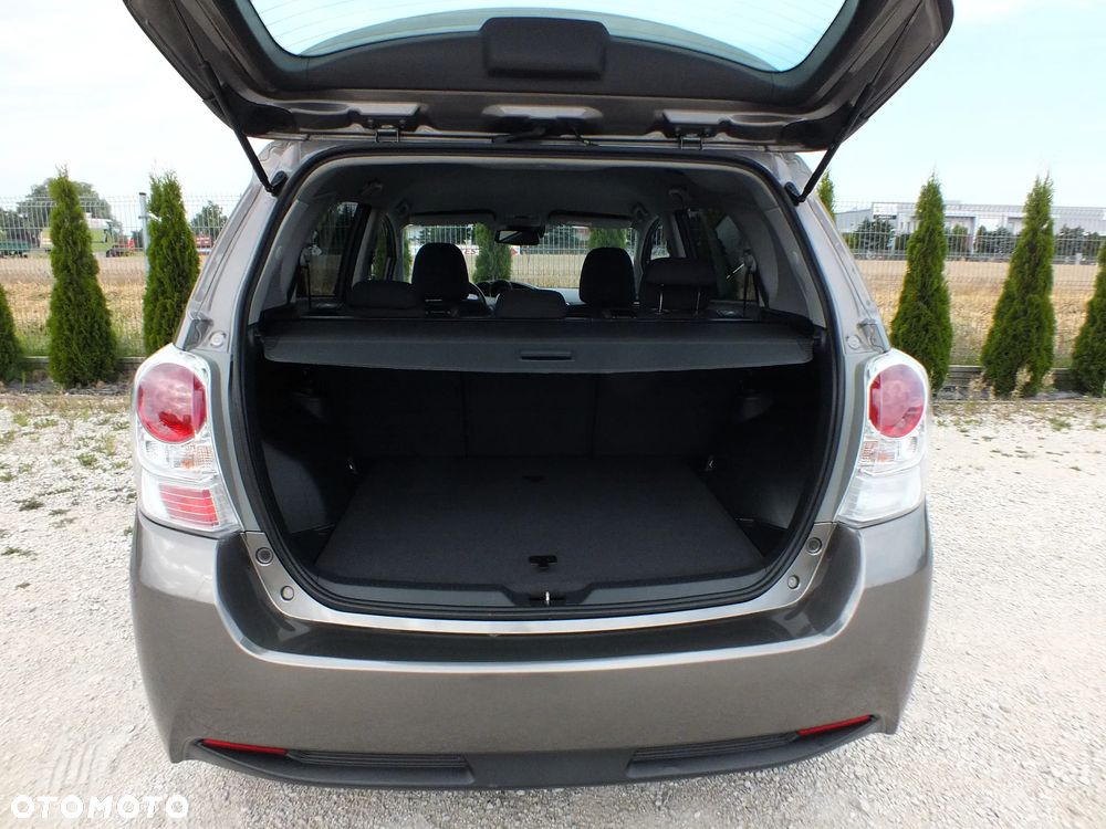 Toyota Verso 1.8 Executive - 17