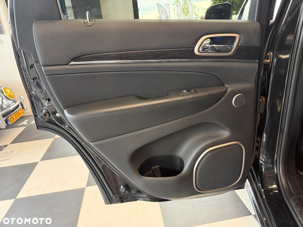 Jeep Grand Cherokee - 13