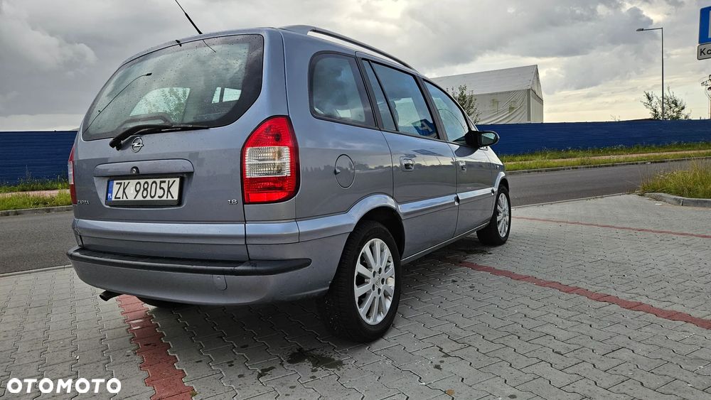 Opel Zafira 1.8 16V Comfort - 27