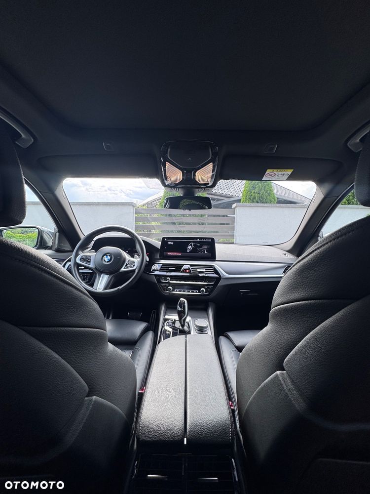 BMW Seria 5 530d xDrive mHEV M Sport sport - 29