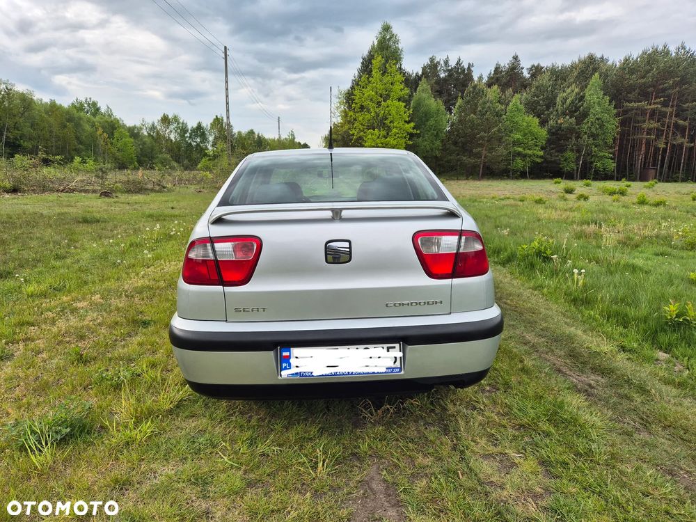 Seat Ibiza 1.4 16V Entry - 4