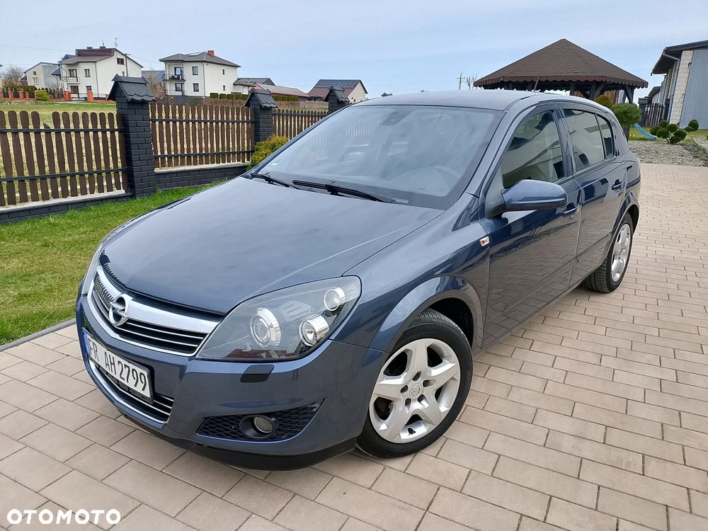 Opel Astra 1.6 Color Edition - 1