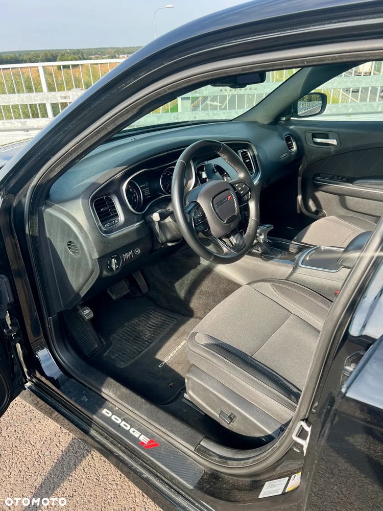 Dodge Charger 5.7 R/T - 12