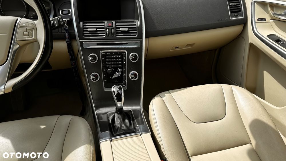 Volvo XC 60 D4 AWD Summum - 6