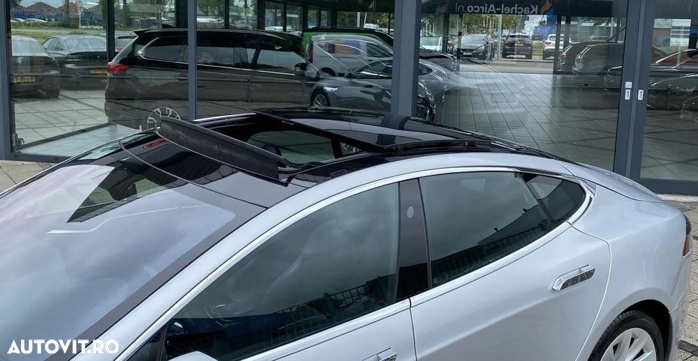 Tesla Model S - 7