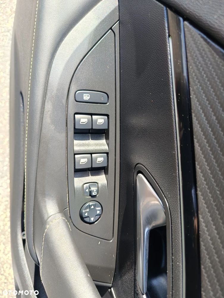 Peugeot 2008 PureTech 155 EAT8 GT - 28