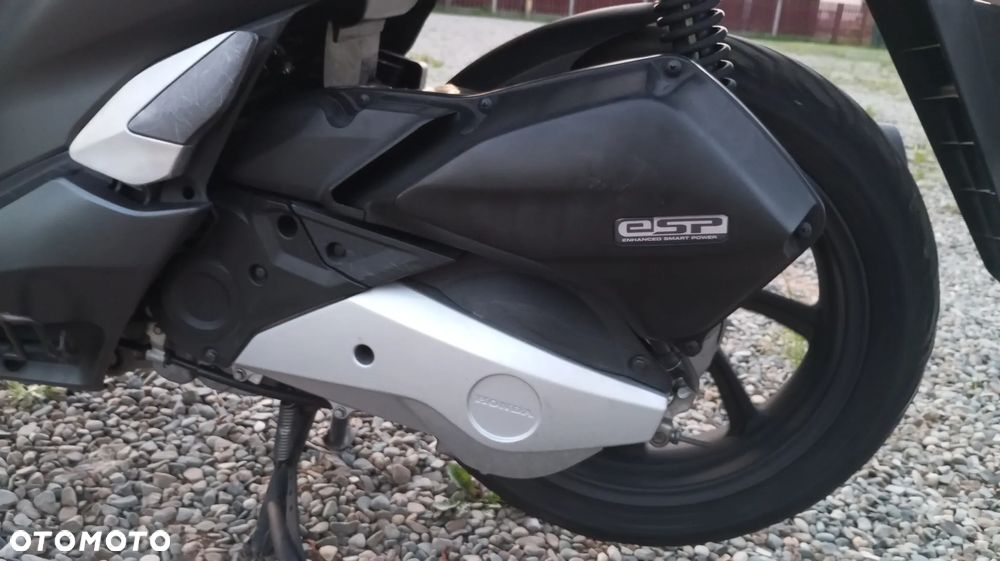 Honda PCX - 12