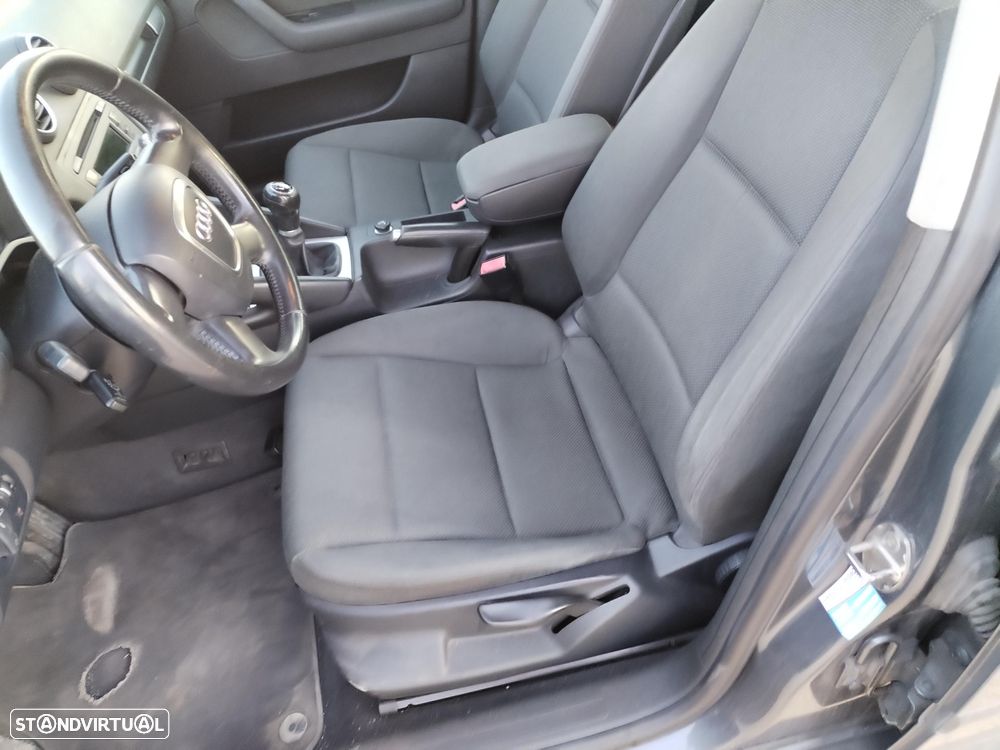 Audi A3 Sportback 1.9 TDi Advance - 10