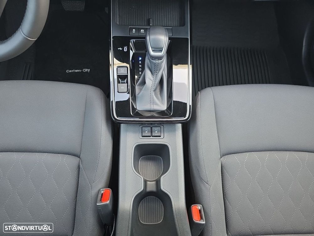 Toyota Corolla Cross 1.8 Hybrid Luxury - 24