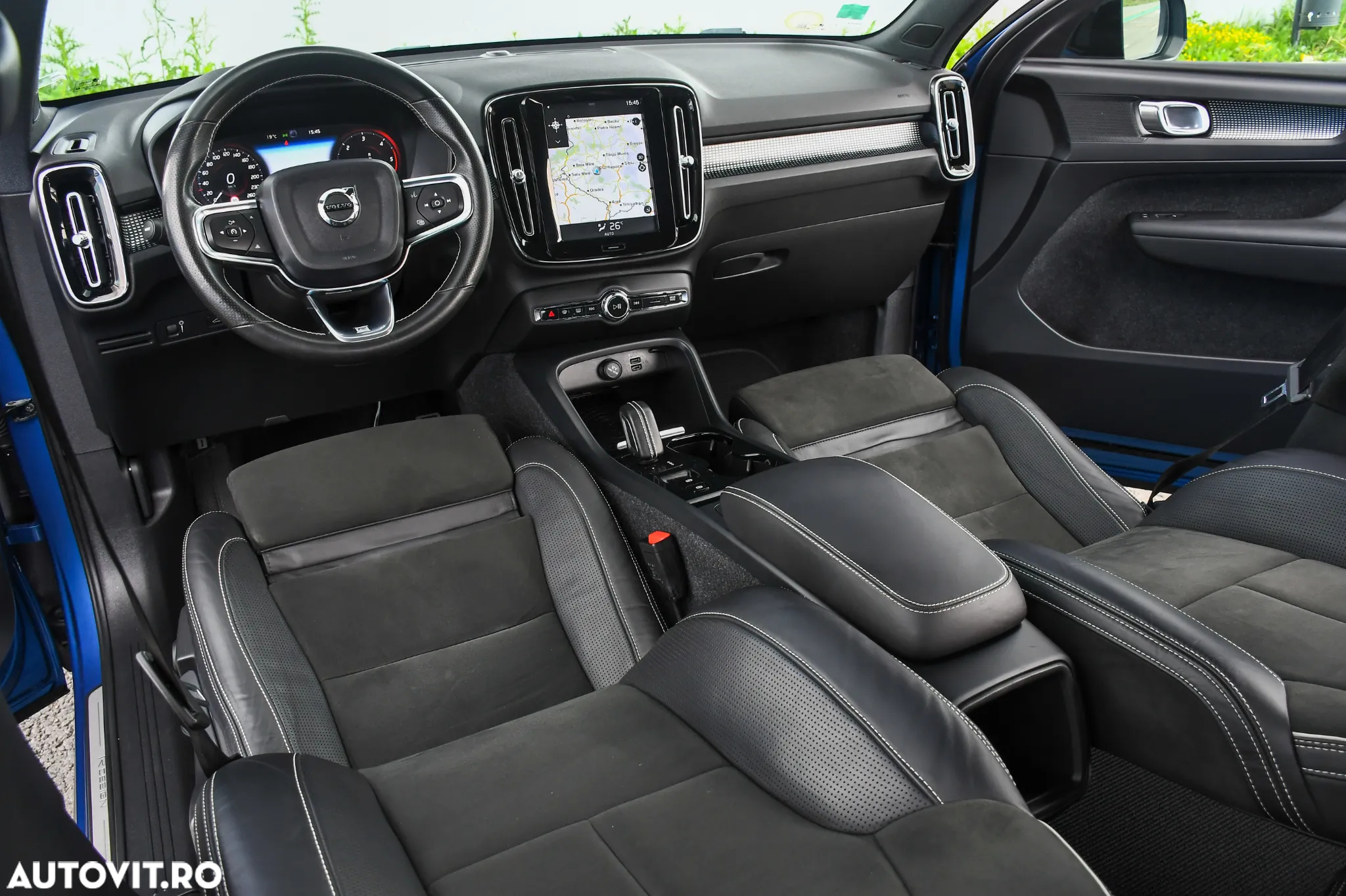 Volvo XC 40 D4 AWD Geartronic R-Design - 27