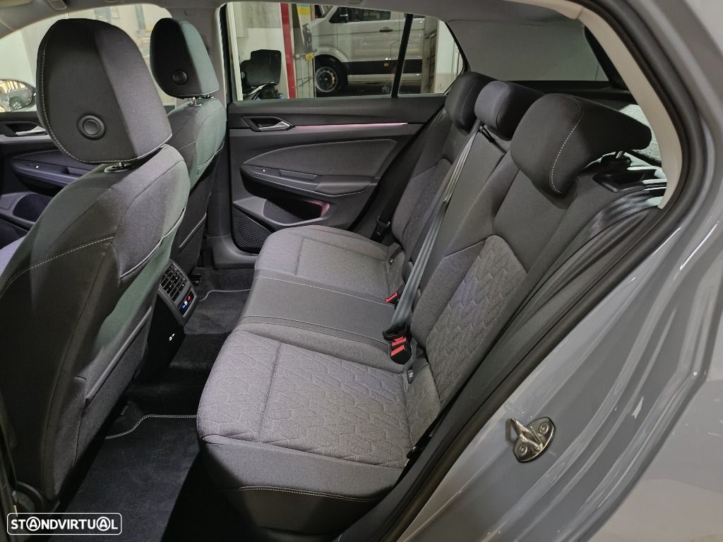 VW Golf 1.5 eTSI 50 Anos DSG - 16