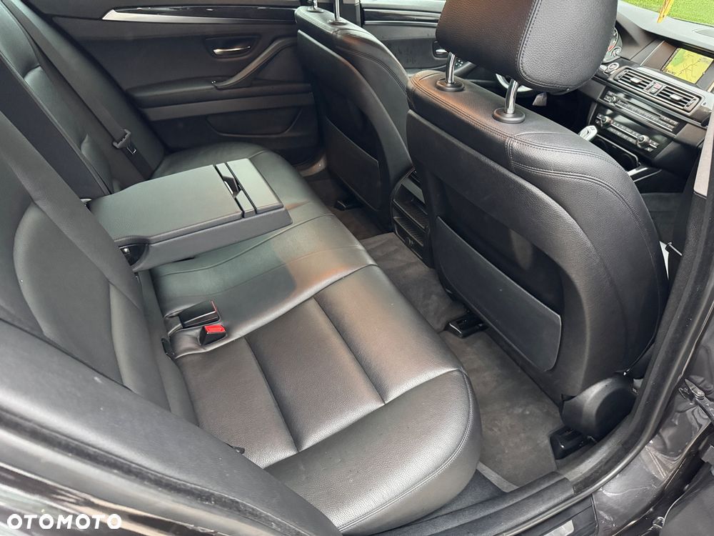 BMW Seria 5 520d xDrive Luxury Line - 28