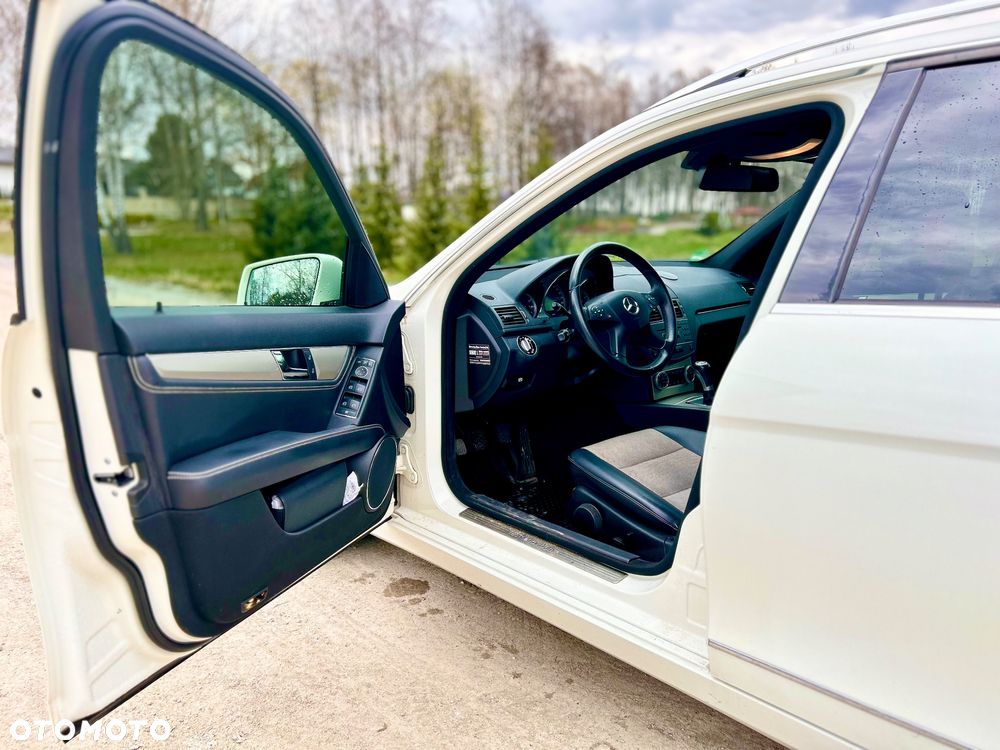 Mercedes-Benz Klasa C 180 Kompressor BlueEFFICIENCY Special Edition - 8