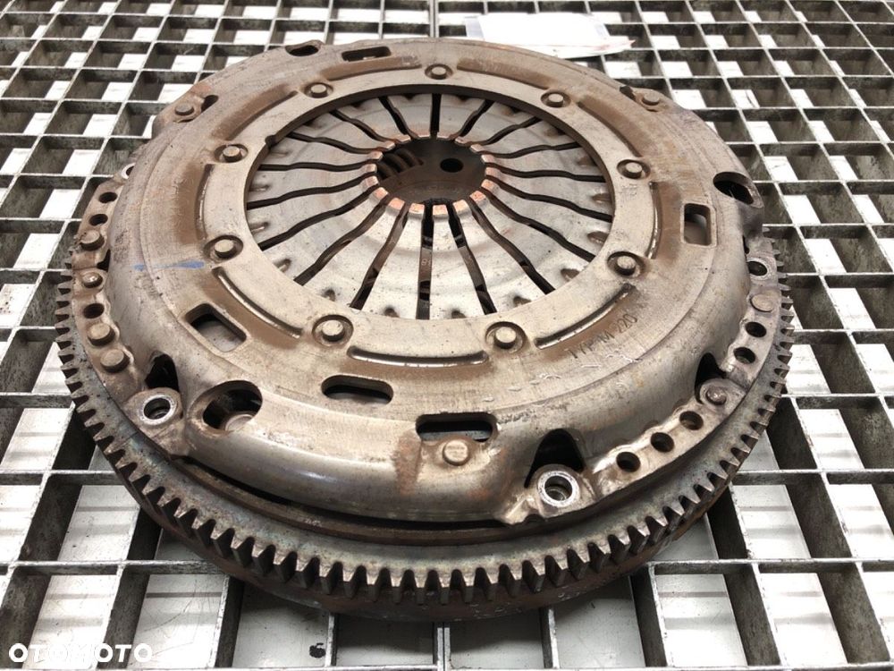 SPRZĘGŁO - 147.00 PLN - VW GOLF VII (5G1, BQ1, BE1, BE2) 2012 - 2022 1.4 TSI 90 kW [122 KM] - 2