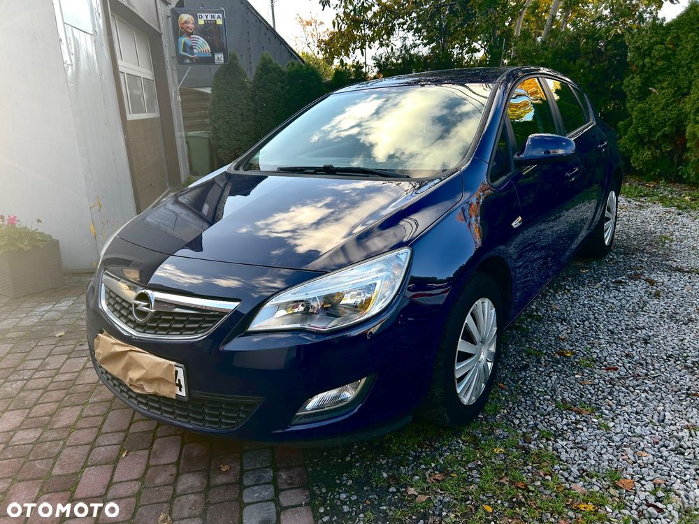 Opel Astra 2012 photo 4