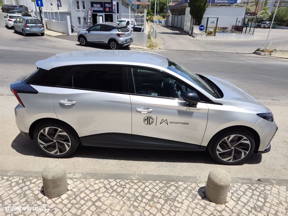 MG MG4 64 kWh Luxury - 4