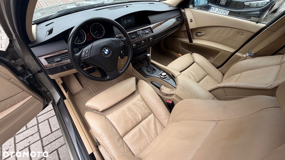 BMW Seria 5 525i Touring - 5