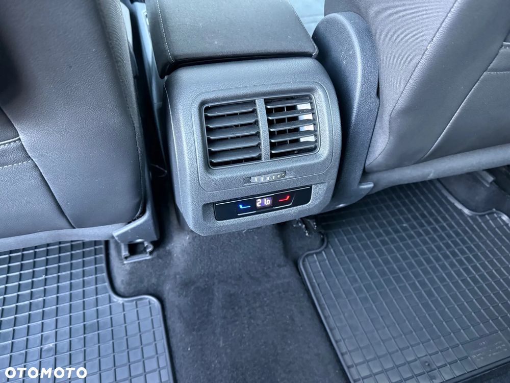 Volkswagen Touran 1.5 TSI EVO Highline DSG - 25