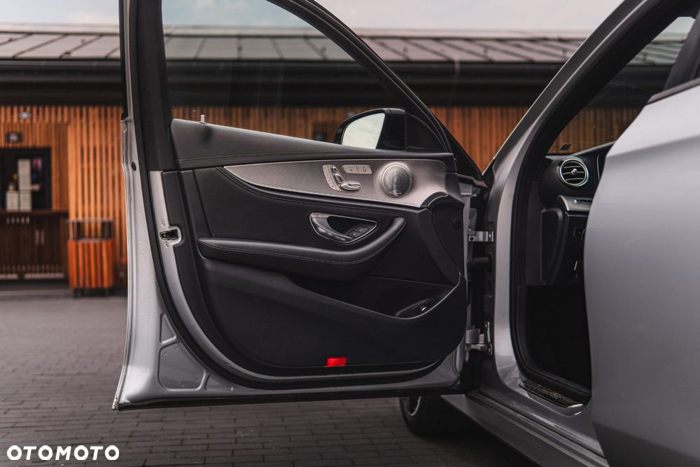 Mercedes-Benz Klasa E 200 d 9G-TRONIC - 17