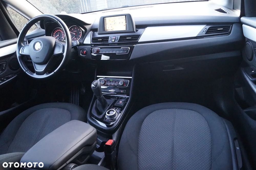 BMW Seria 2 216d - 22