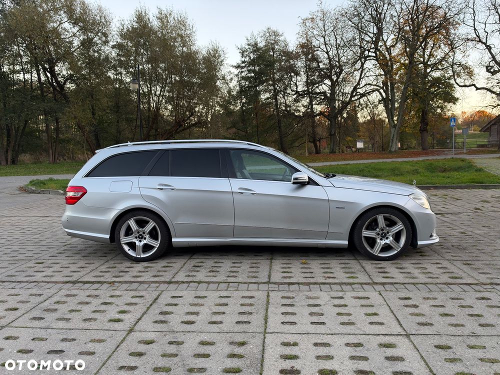 Mercedes-Benz E-Class 2009 photo 4