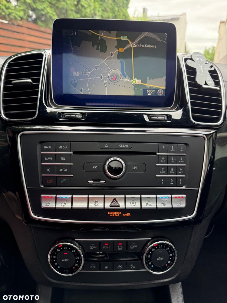 Mercedes-Benz GLE - 24