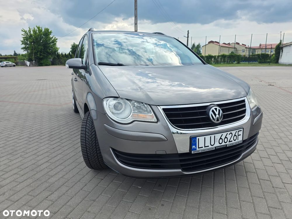 Volkswagen Touran - 23