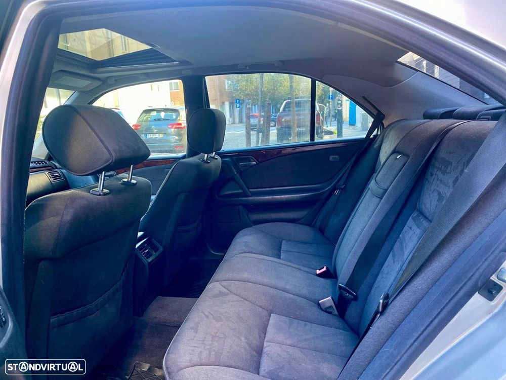 Mercedes-Benz E 220 CDI Elegance - 25